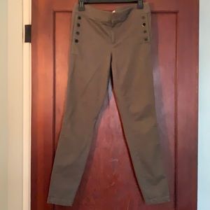 Button side detail pants!